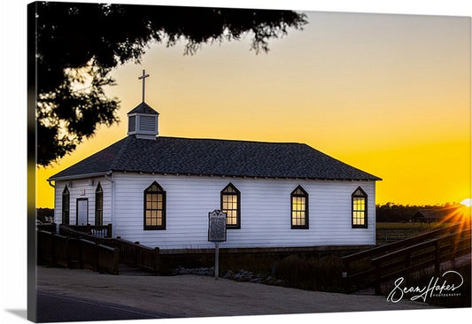 Advantages and Drawbacks of Capturing the Same Popular Places